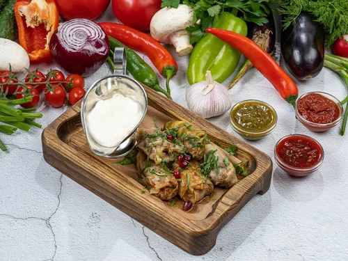 Долма из капустных листьев