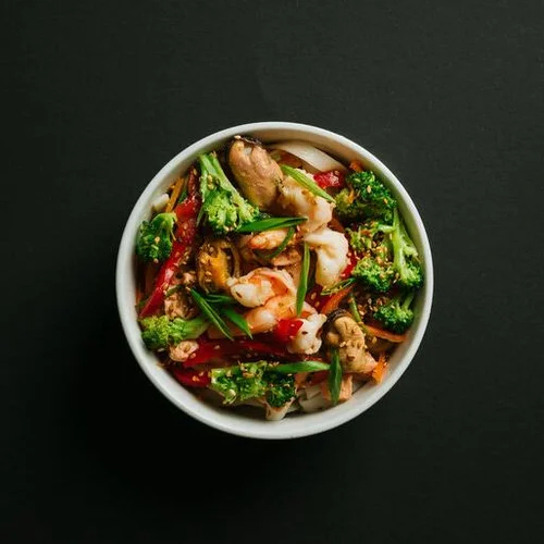 Лапша с морепродуктами в соусе сифудо