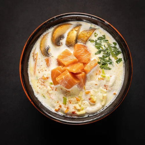 Сливочный суп с лососем