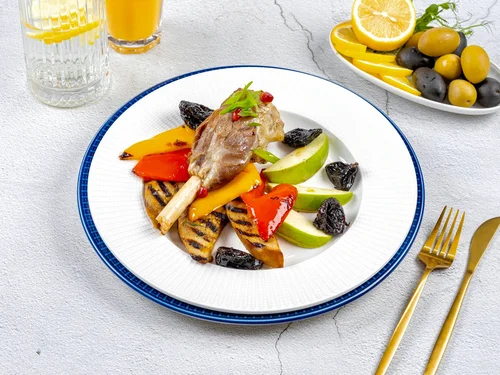 Запеченная рулька ягненка